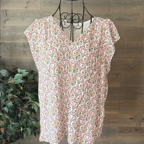 Loft, short sleeve floral V-neck blouse - Picture 1 of 3
